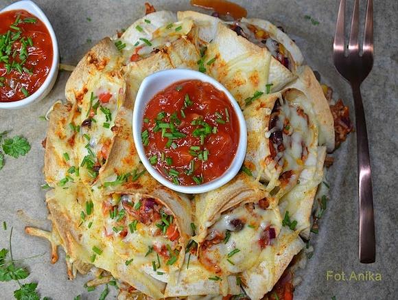 Tortilla po meksykańsku z piekarnika