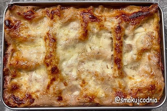 Wegetariańska lasagne z boczniakami i pomidorami