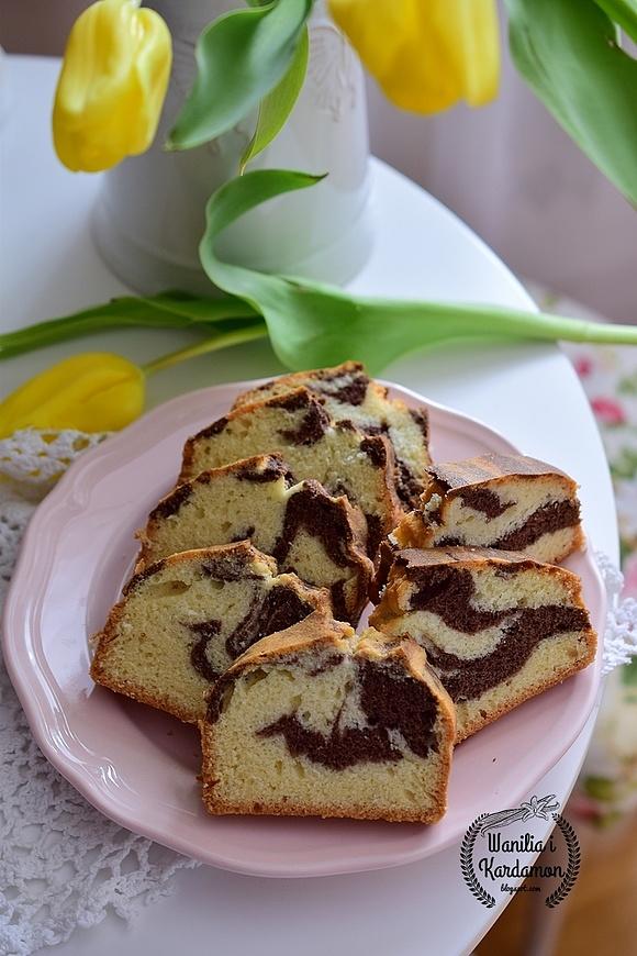 Marmurkowa babka z białek