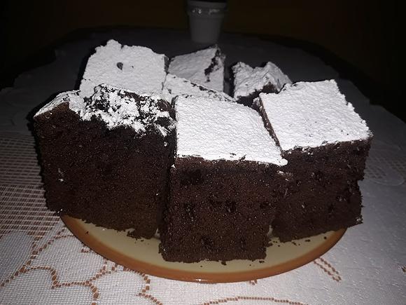 Murzynek z dżemem - prosty przepis na ciasto