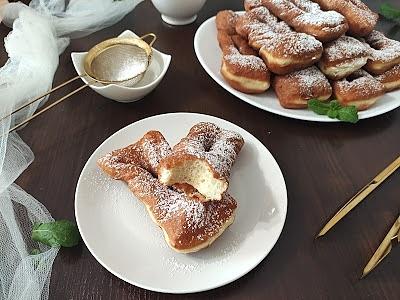 Faworki drożdżowe