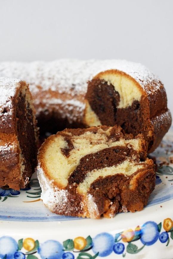 Babka marmurkowa – łatwy przepis na ciasto wielkanocne