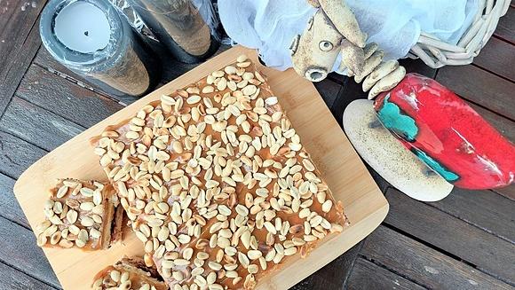 Orzechowa krówka ciasto bez pieczenia w 15 minut