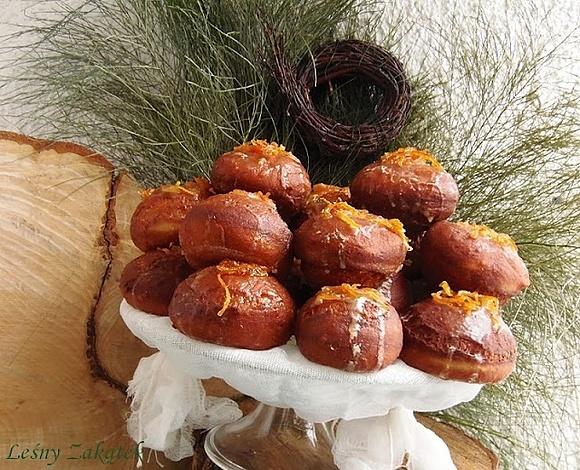 Wyborne pączki parzone z konfiturą z pomarańczy