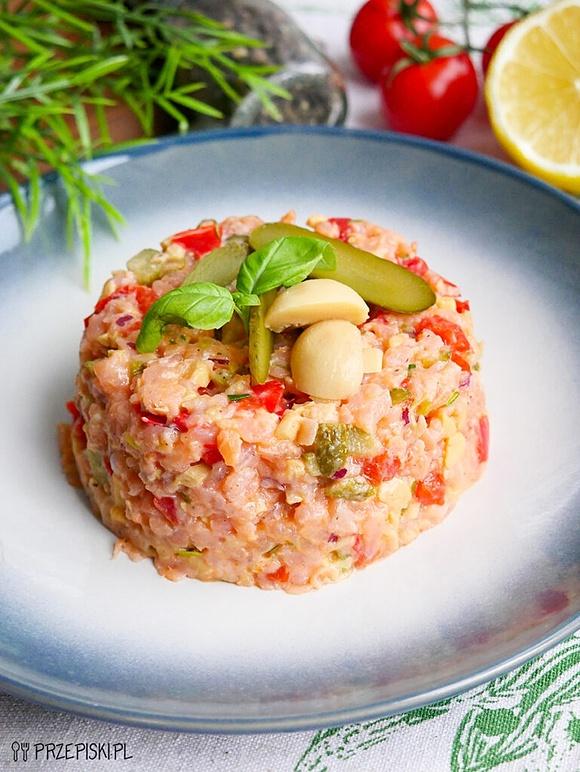 Tatar z wędzonego łososia