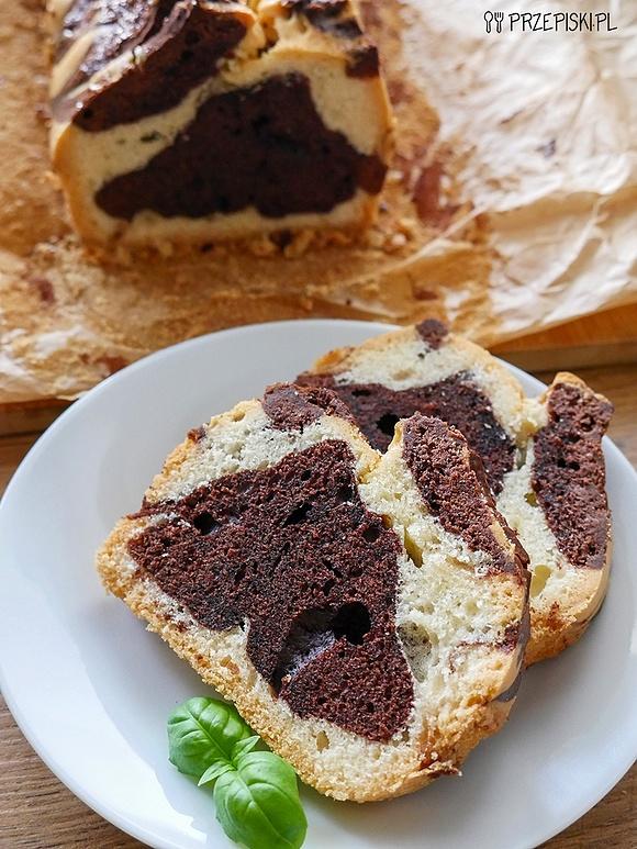 Babka marmurkowa - przepis na puszyste ciasto