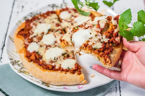 Pizza bolognese