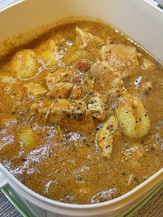 Kurczak w sosie pomidorowym z gnocchi