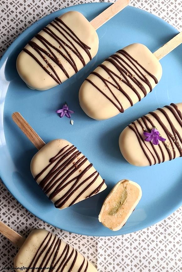Cakesicles cytrynowe z nadzieniem pistacjowym