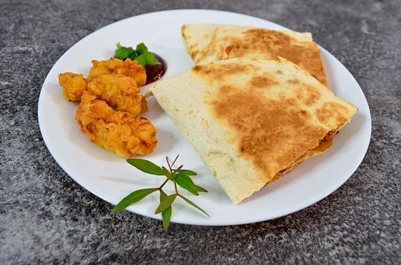 Domowe Qurrito - prosty przepis na smaczne danie z kurczakiem