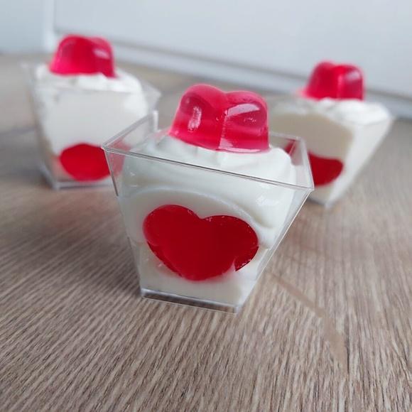 Deser z galaretką keto bez cukru z mascarpone i jogurtem Skyr