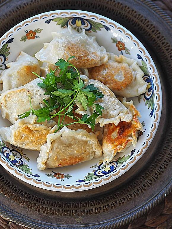 Pierogi z białą fasolą i ziołami