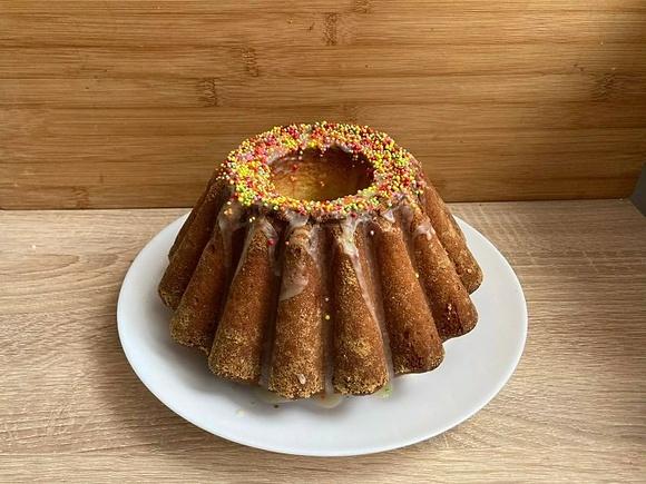 Babka pomarańczowa z lukrem – szybki przepis na święta