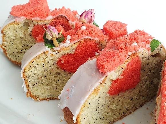 Babka makowa z ukrytym serem dla walentynek