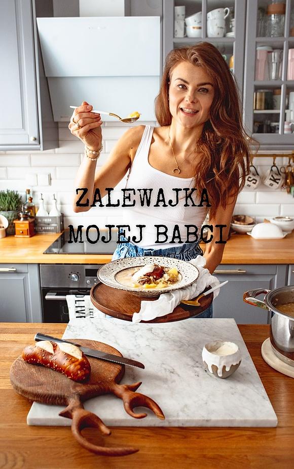 Zupa zalewajka z wędzonymi żeberkami babci