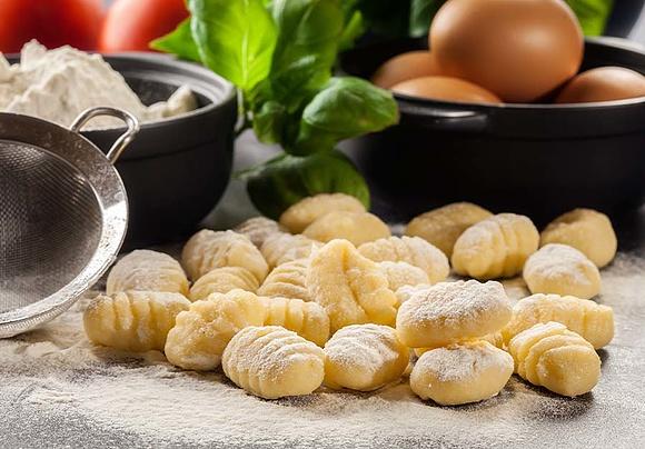 Gnocchi - tradycyjne włoskie kluski ziemniaczane