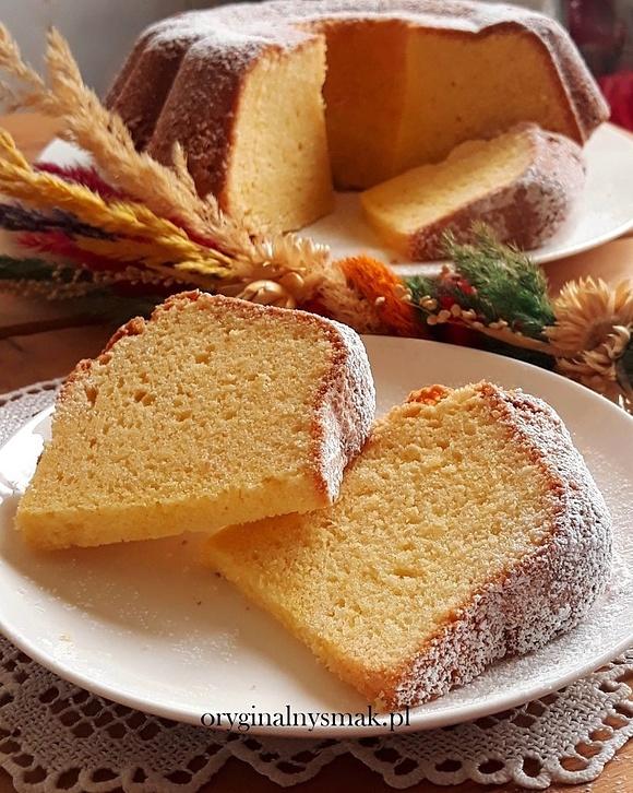 Babka budyniowa na Wielkanoc, miękka i aromatyczna