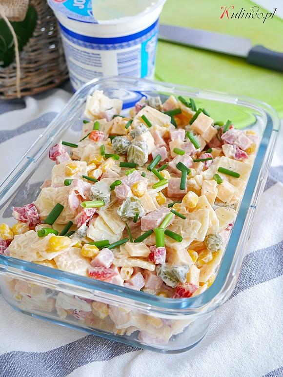 Sałatka na wynos - szybki i prosty przepis na lunch do pracy i szkoły