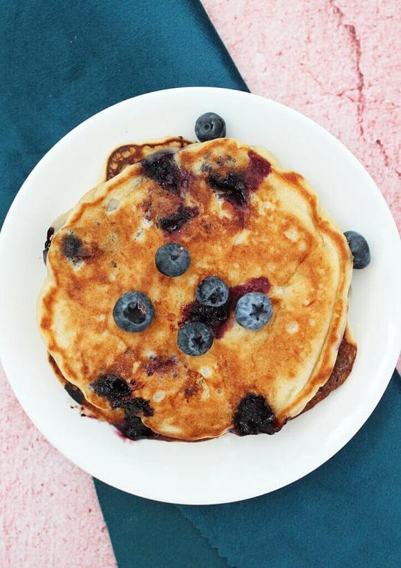 Placuszki jogurtowe z borówkami - wegańskie, dieta 1800 kcal