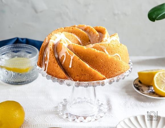 Wilgotna babka cytrynowa