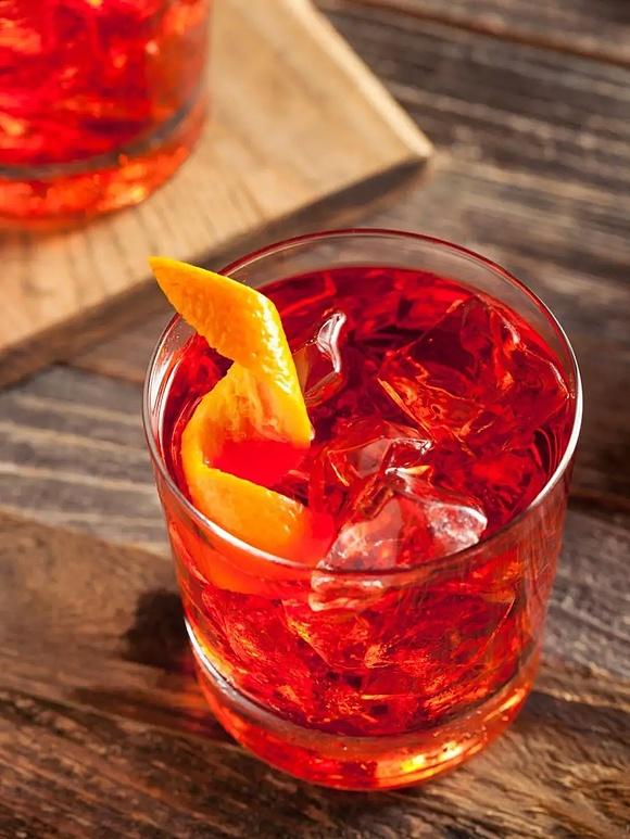 Negroni Klasyczny włoski koktajl z ginem