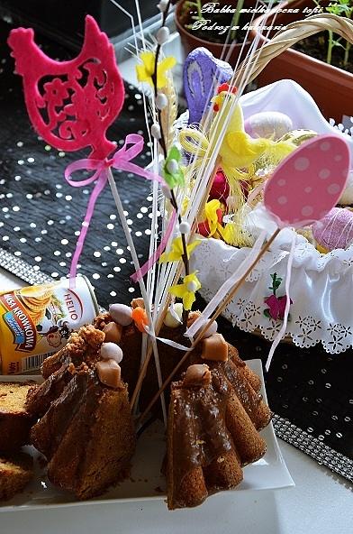 Babka wielkanocna tofii