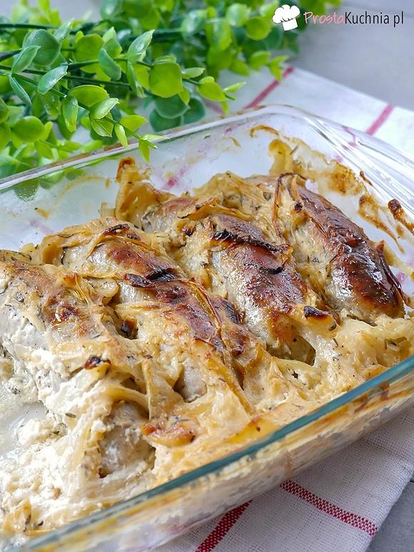 Biała kiełbasa pieczona w sosie chrzanowym