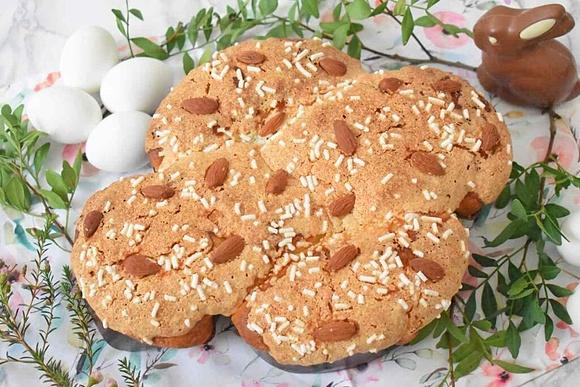 Colomba włoska wielkanocna babka drożdżowa