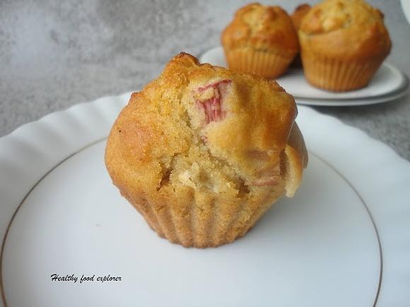 Muffinki z rabarbarem i jabłkiem