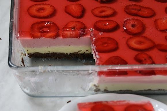 Ciasto truskawkowe z kremem Budyniowym bez piekarnika