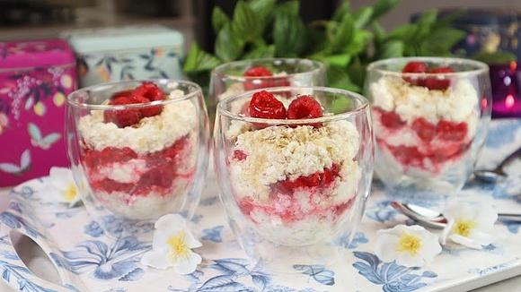 Cranachan - tradycyjny deser z malinami i nutą alkoholu
