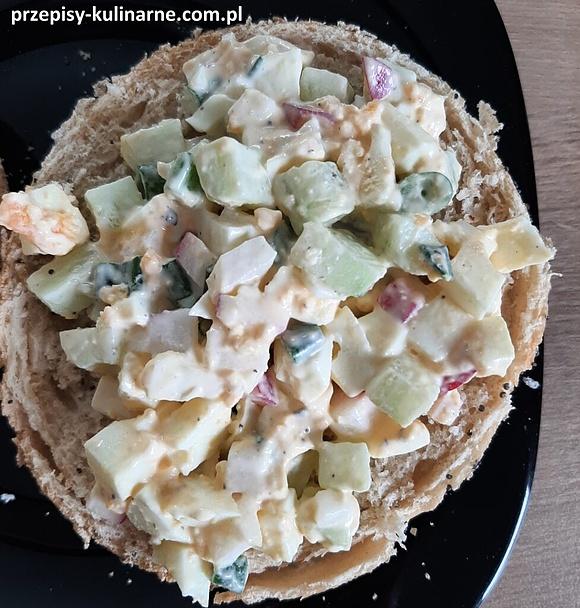 Pasta jajeczna z rzodkiewką i ogórkiem