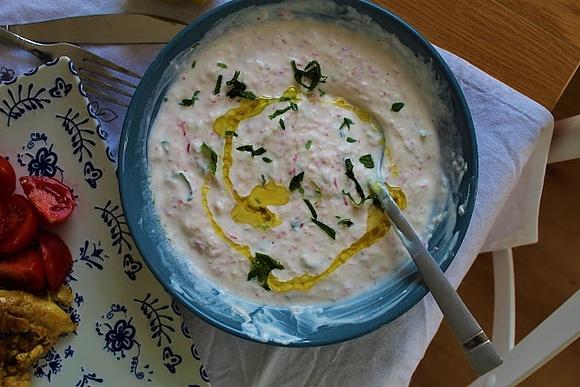 Tzatziki - letni sos grecki na bazie jogurtu