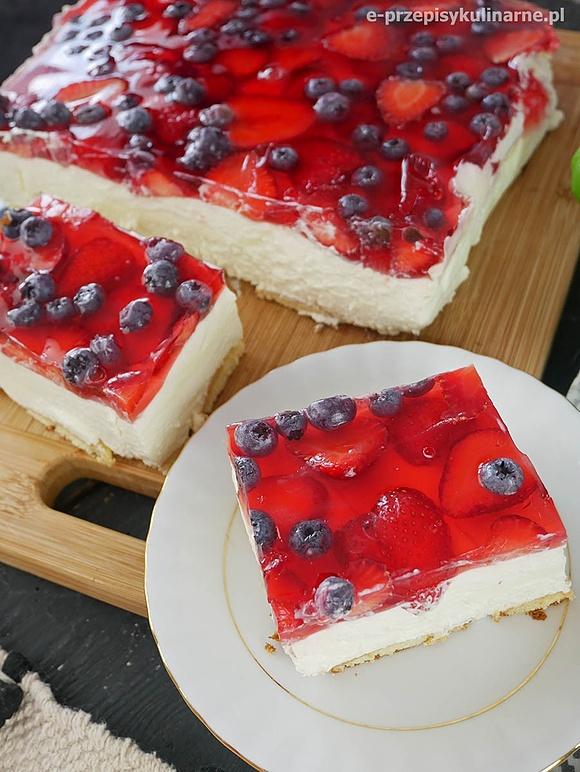 Ciasto owocowy obłoczek – lekki deser na upały