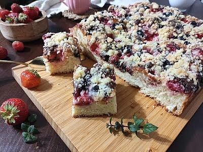 Drożdżowe z nutellą i owocami