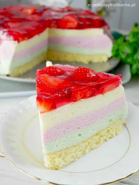 Tort pastelowy – lekki i piankowy deser na lato