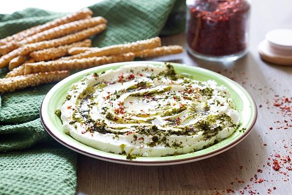 Labneh – popularne danie bliskowschodnie na śniadanie