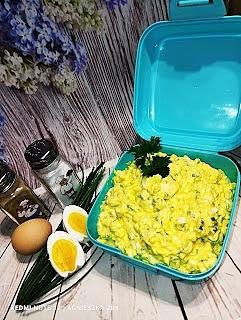 Pasta jajeczna z drobnym szczypiorkiem