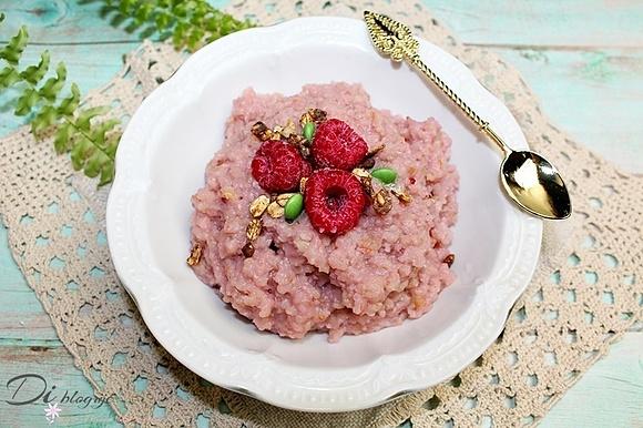 Kasza bulgur na słodko z malinami