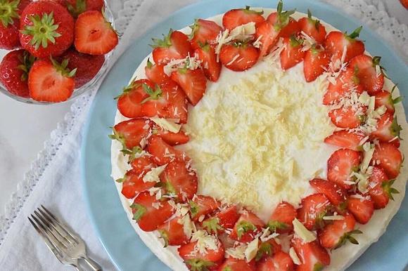 Cheesecake z białą czekoladą bez pieczenia
