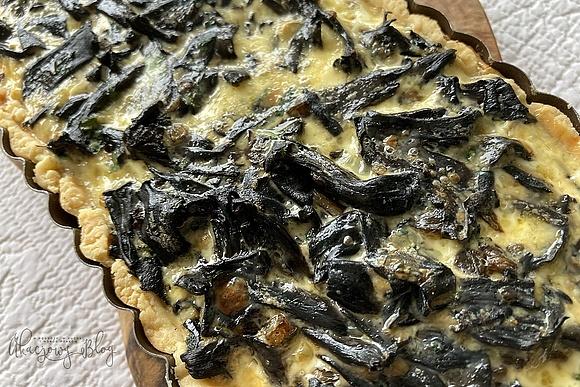 Tarta z czarnymi kurkami