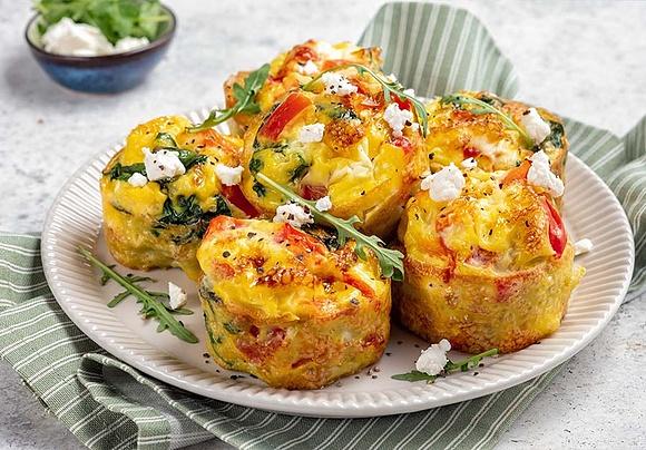 Muffiny jajeczne z papryką cukinią i szpinakiem