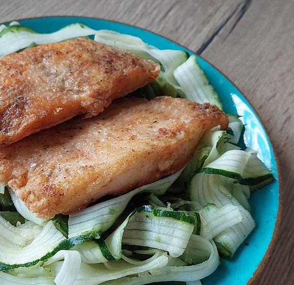 Halibut w jajecznej panierce keto bez glutenu i laktozy
