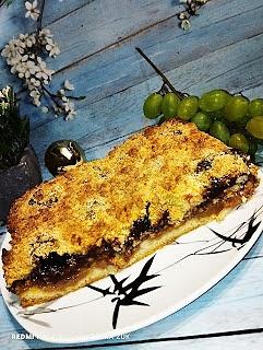 Jabłecznik z kruszonką i powidłami śliwkowymi