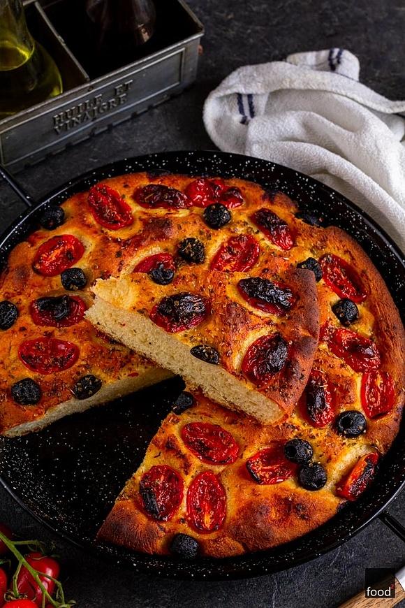 Focaccia barese – tradycyjna focaccia z Bari