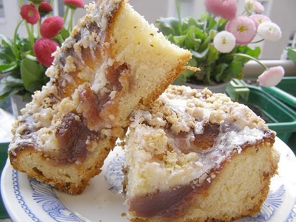 Ciasto drożdżowe z marmoladą wyrabiane ręcznie