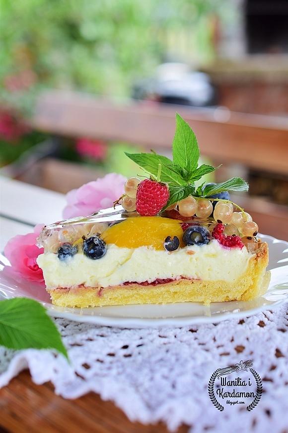 Tarta z kremem Patissiere, owocami lata i galaretką