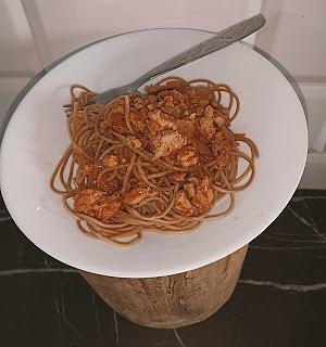 Spaghetti z mięsem mielonym i sosem pomidorowym