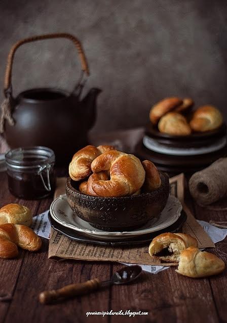 Rogaliki drożdżowe z nadzieniem