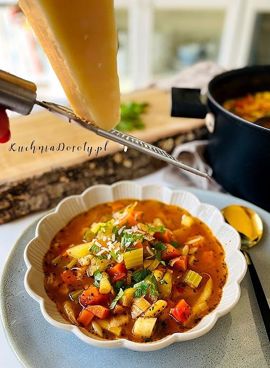 Zupa Minestrone – włoska zupa warzywna